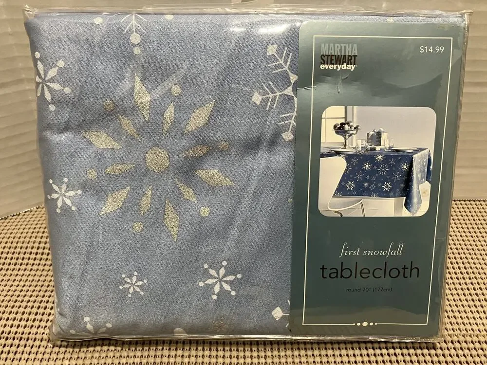 Martha Stewart Everyday First Snowfall Round Tablecloth 70